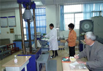 韓泰清高工做氫脆試驗